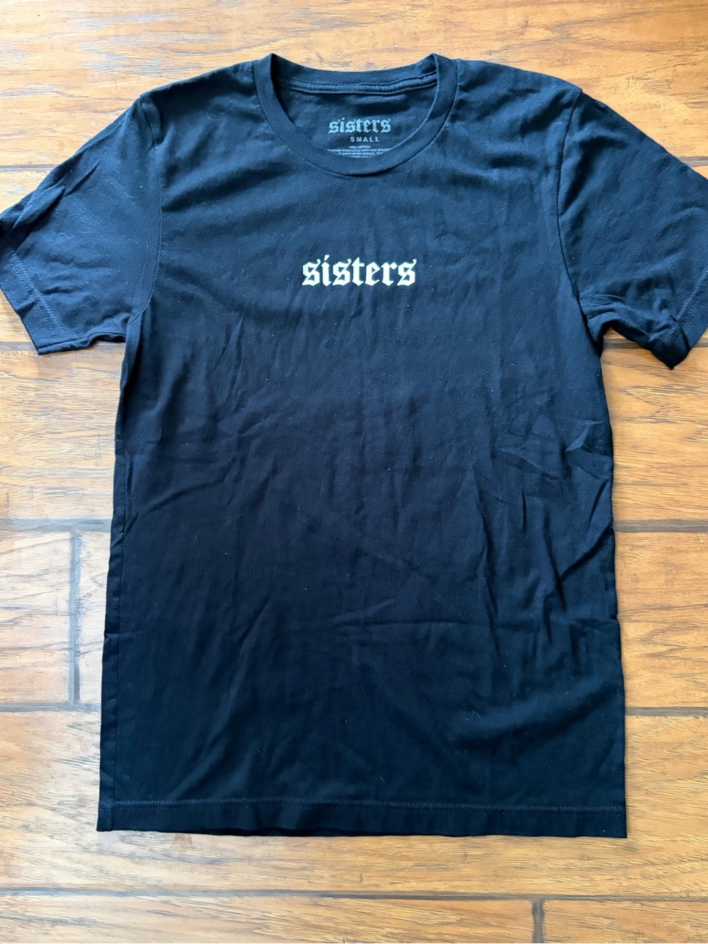 Sisters Black Short-Sleeve Graphic Tee Size Small